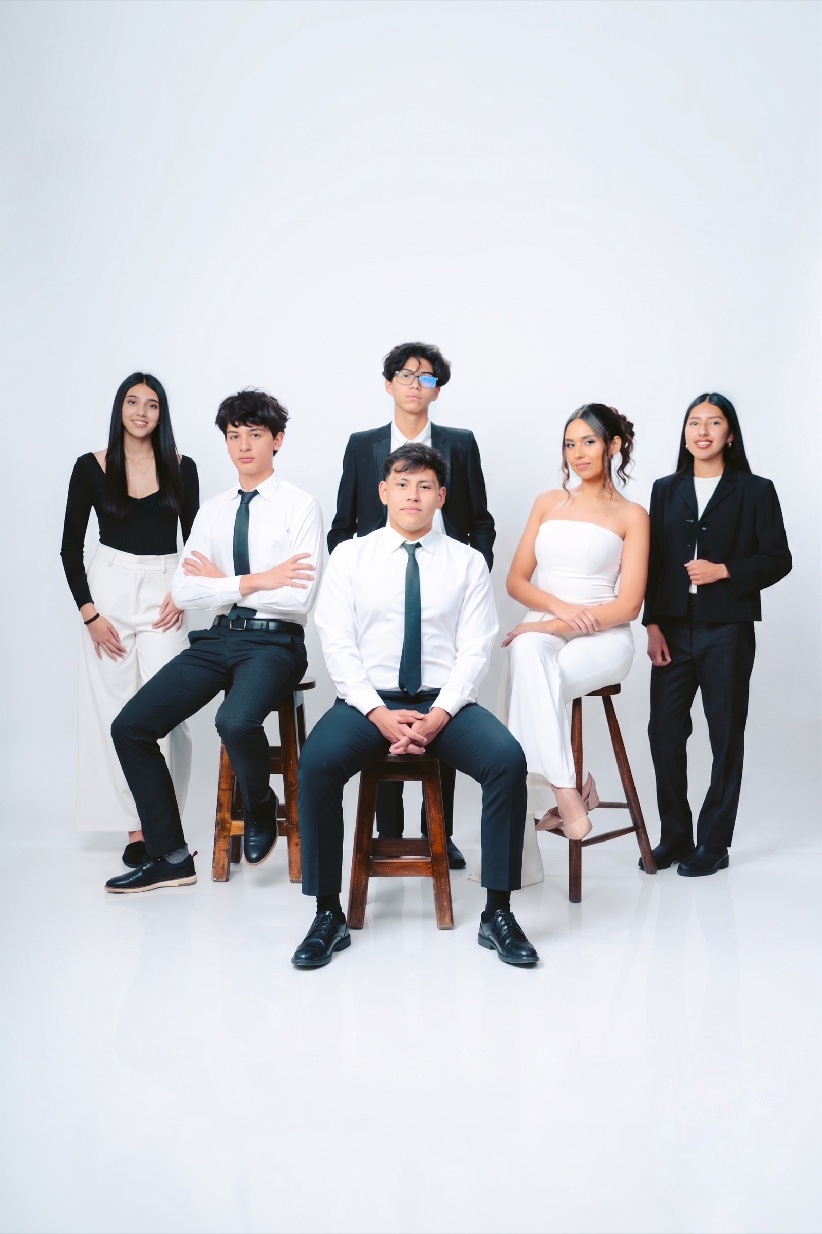 The full CALMUN 2026 Secretariat together